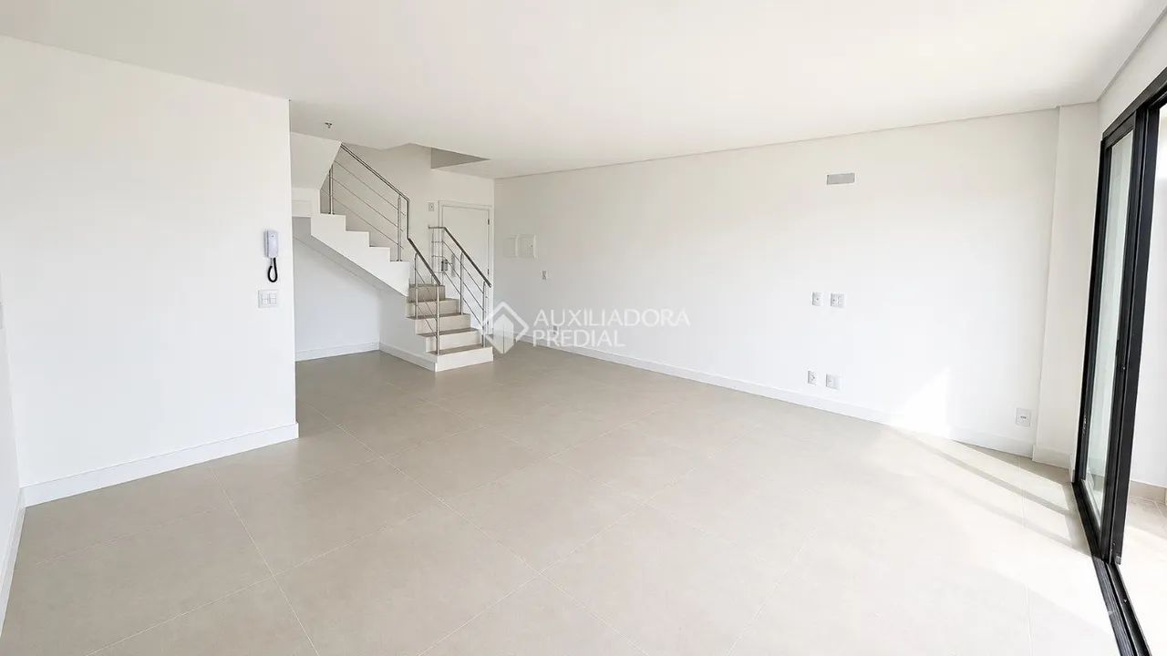 Duplex Novo com Planta Exclusiva, Sacada com Churrasqueira e Vista para a Lagoa da Conceiç - Foto 3