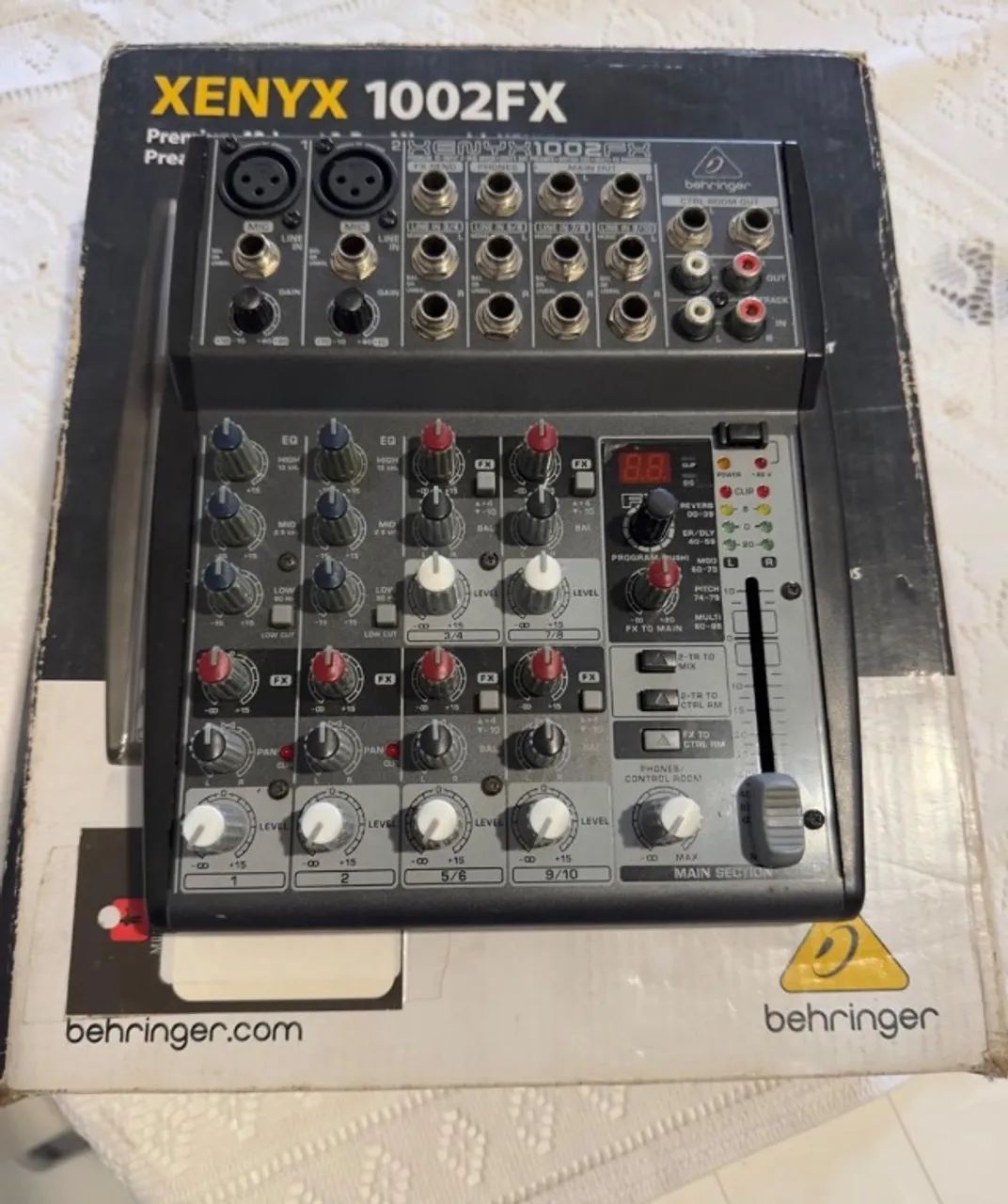 Mesa de som Behringer Xenyx 1002fx