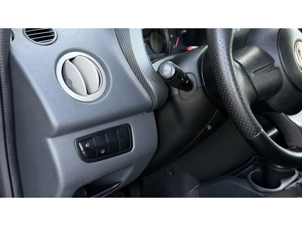 Fiat Uno Sporting 1.4 EVO Fire Flex 8V 4P 2012 - Foto 5