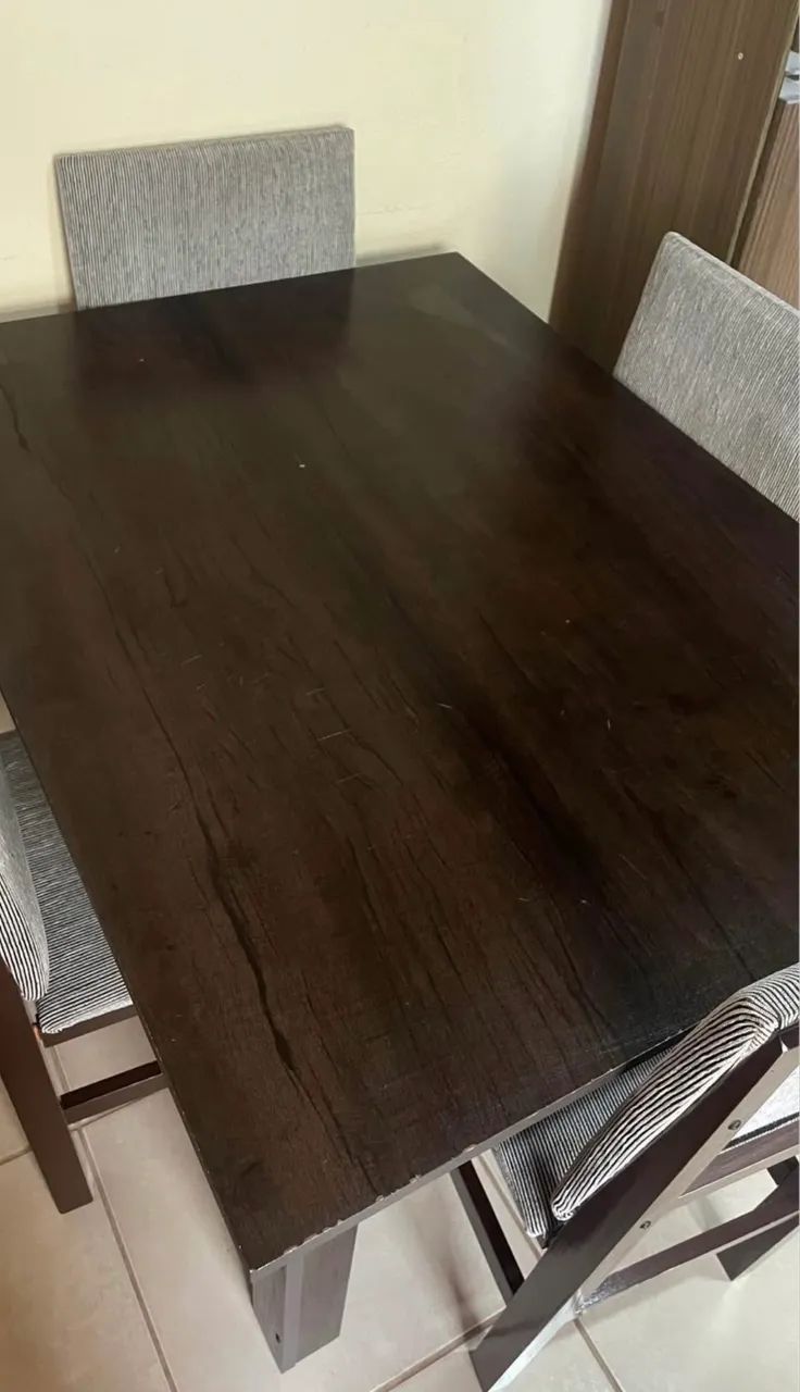 Mesa com cadeiras 