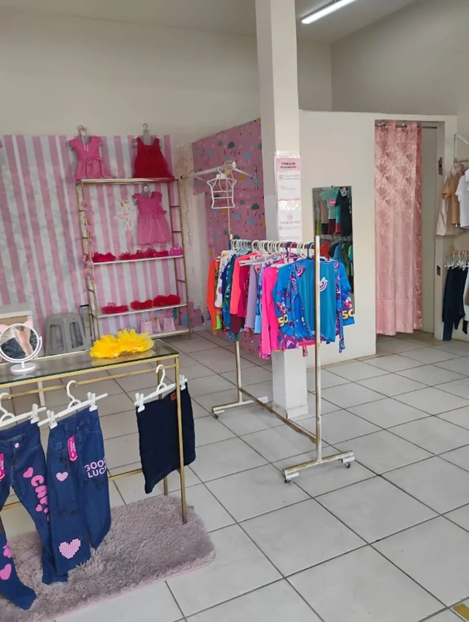 Vendo loja de roupas infantis 