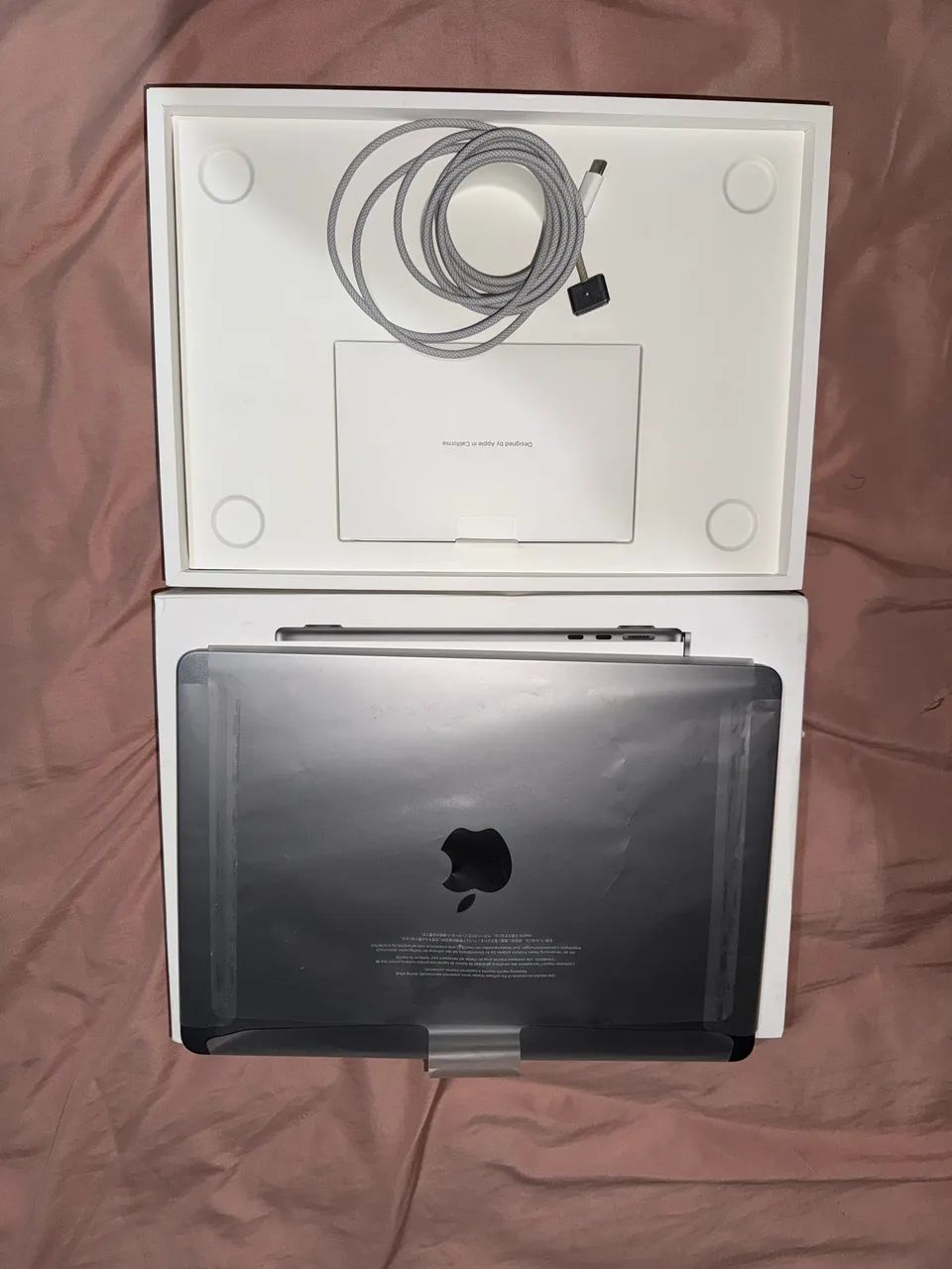 MacBook Air m3 8gb ram 256ssd