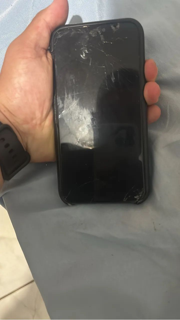iPhone 11 para troca ou venda. Por Android de bateria demorada - Foto 2