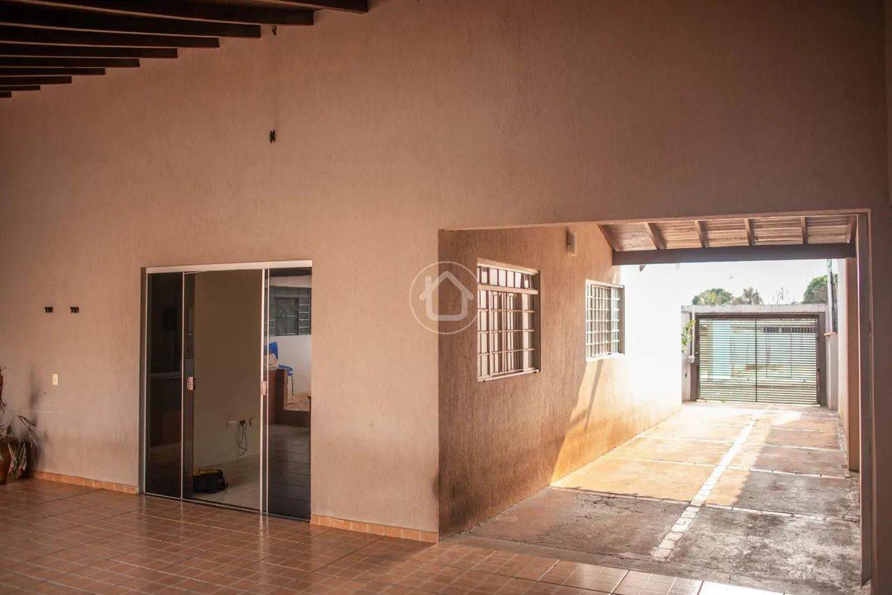 CASA COM 03 DORMITÓRIOS, VARANDA GOURMET E PISCINA - Foto 3