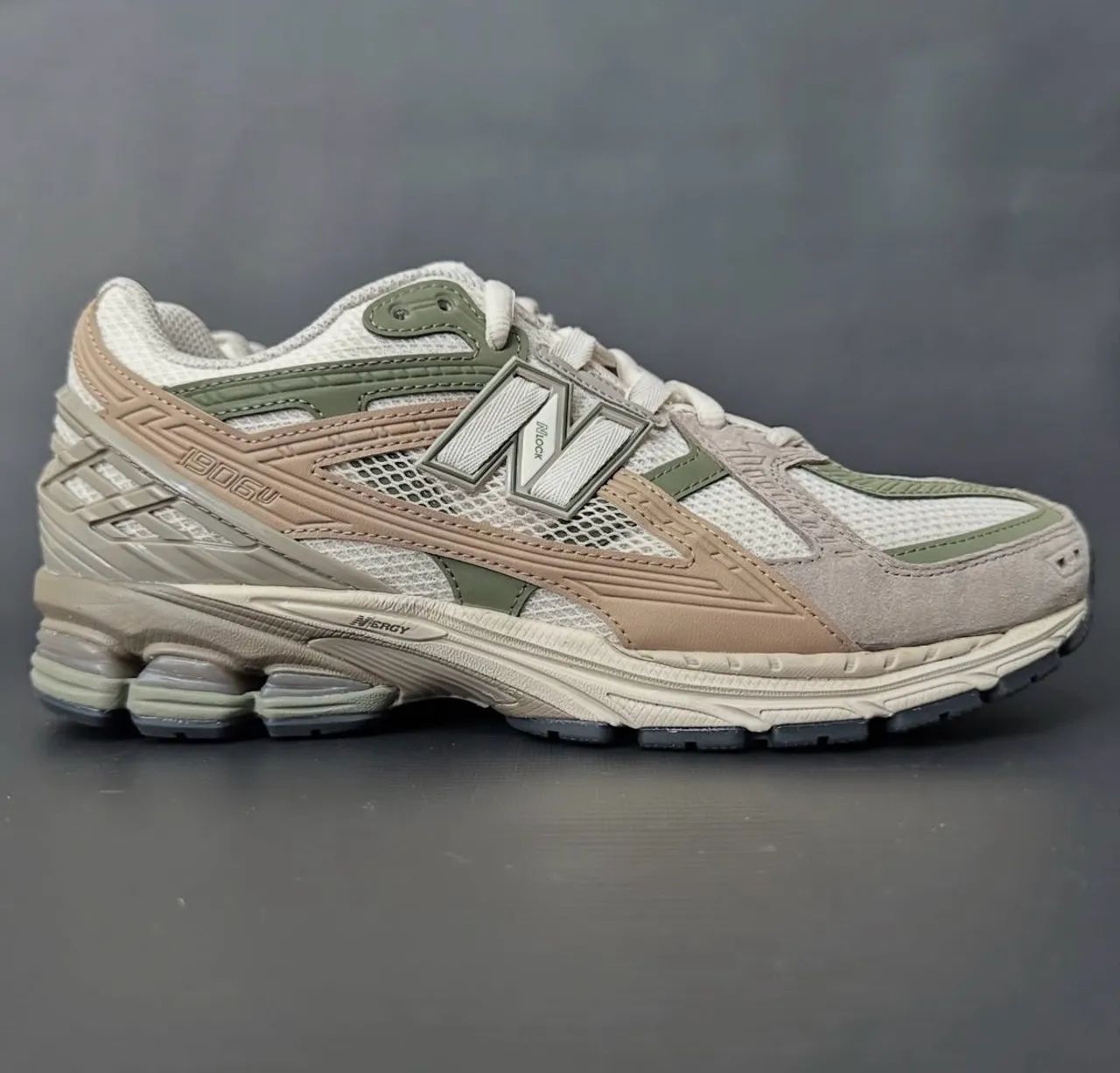 New Balance 1906