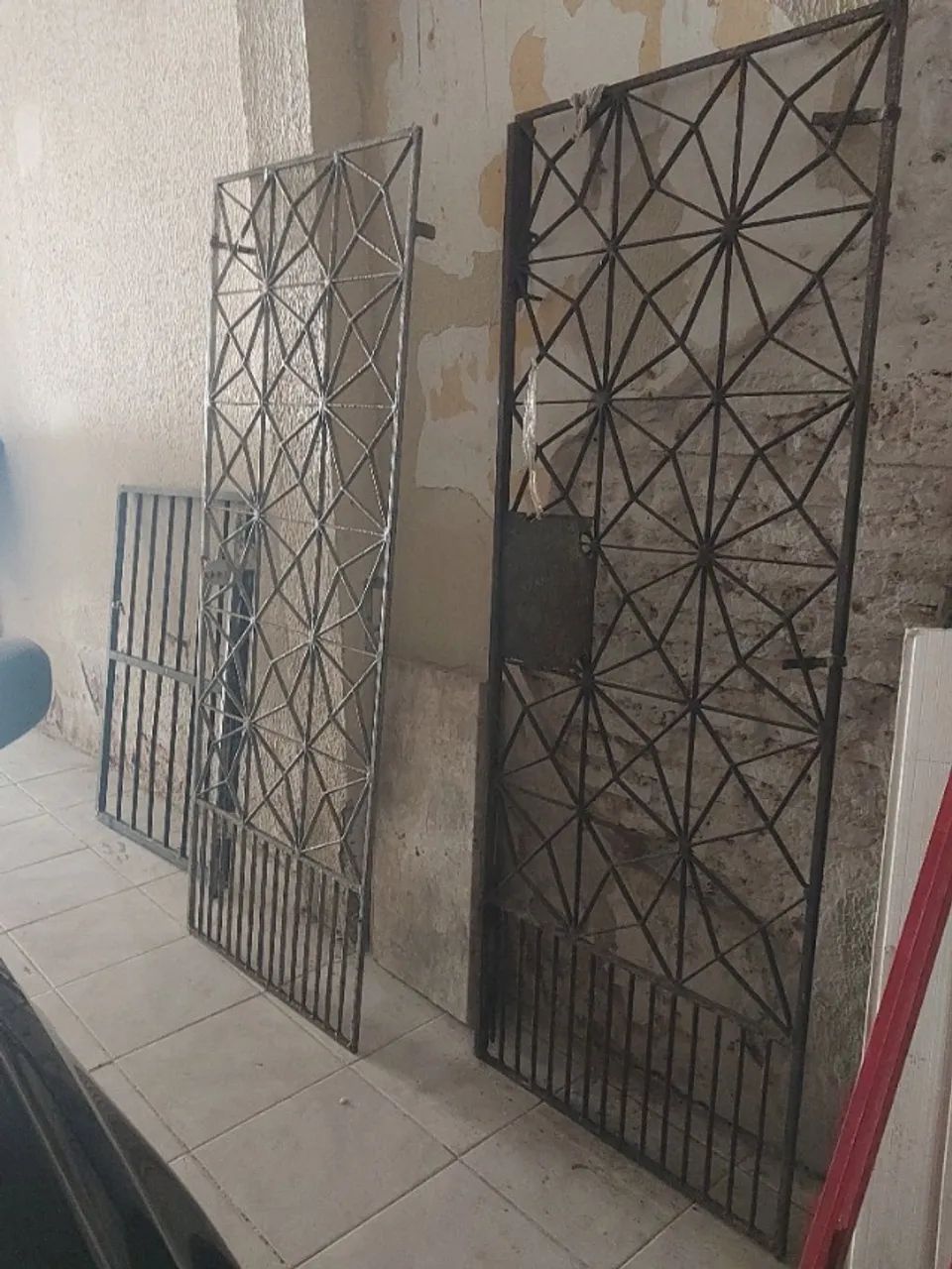 Portões de ferro