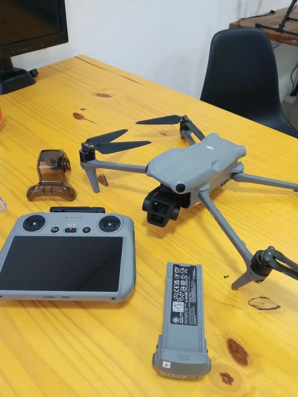 Drone DJI AIR 3 STANDARD com RC2 seminovo  - Foto 4
