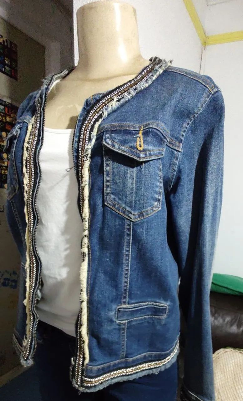Jaqueta jeans customizada veste Tam M - Foto 2