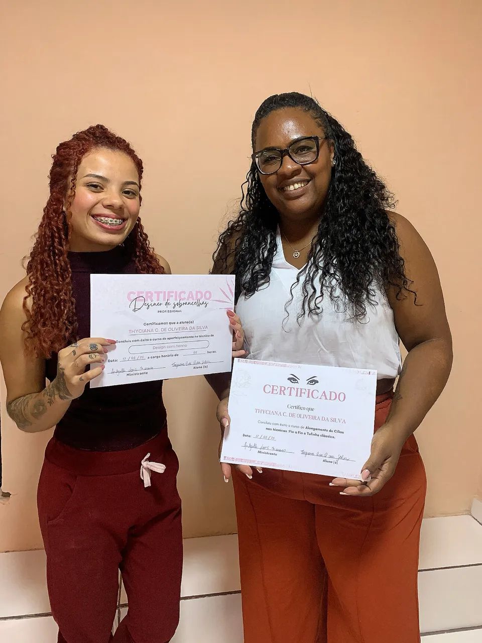 CURSO EXTENSÃO DE CÍLIOS - Foto 4
