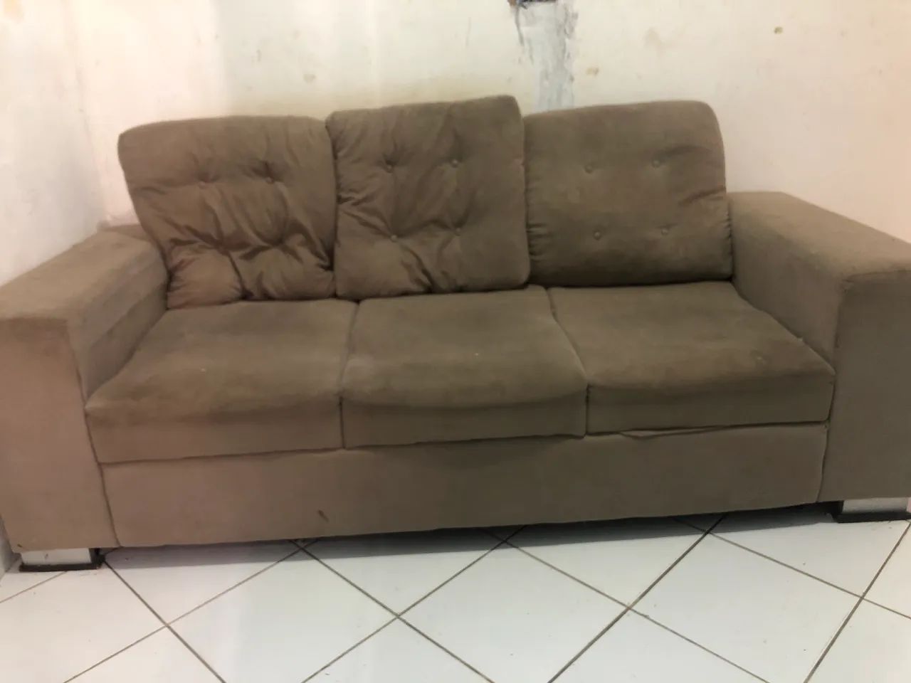 Sofá 3 lugares 
