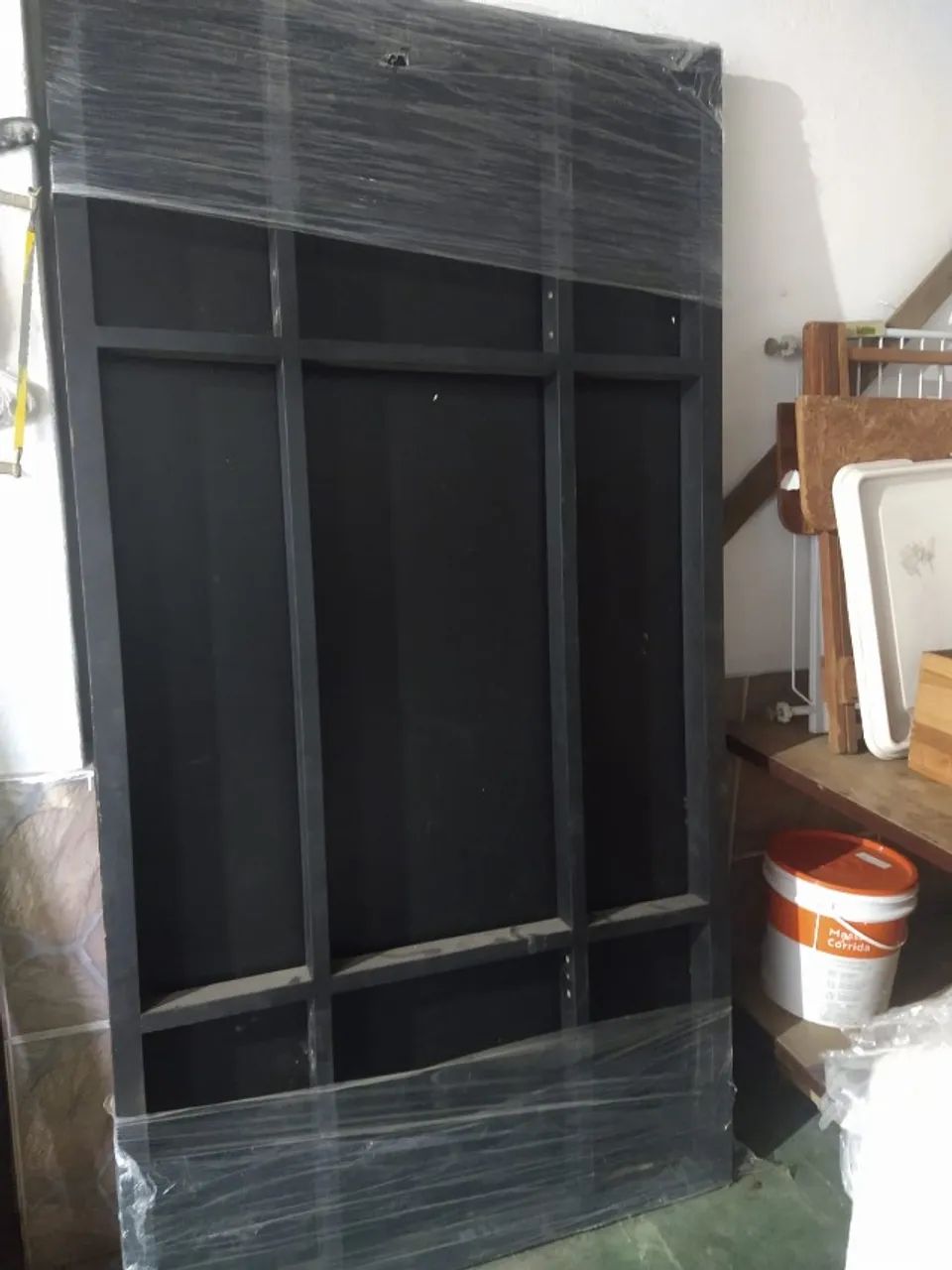 Mesa de jantar retangular com tampo de vidro preto 6 pessoas - Foto 2