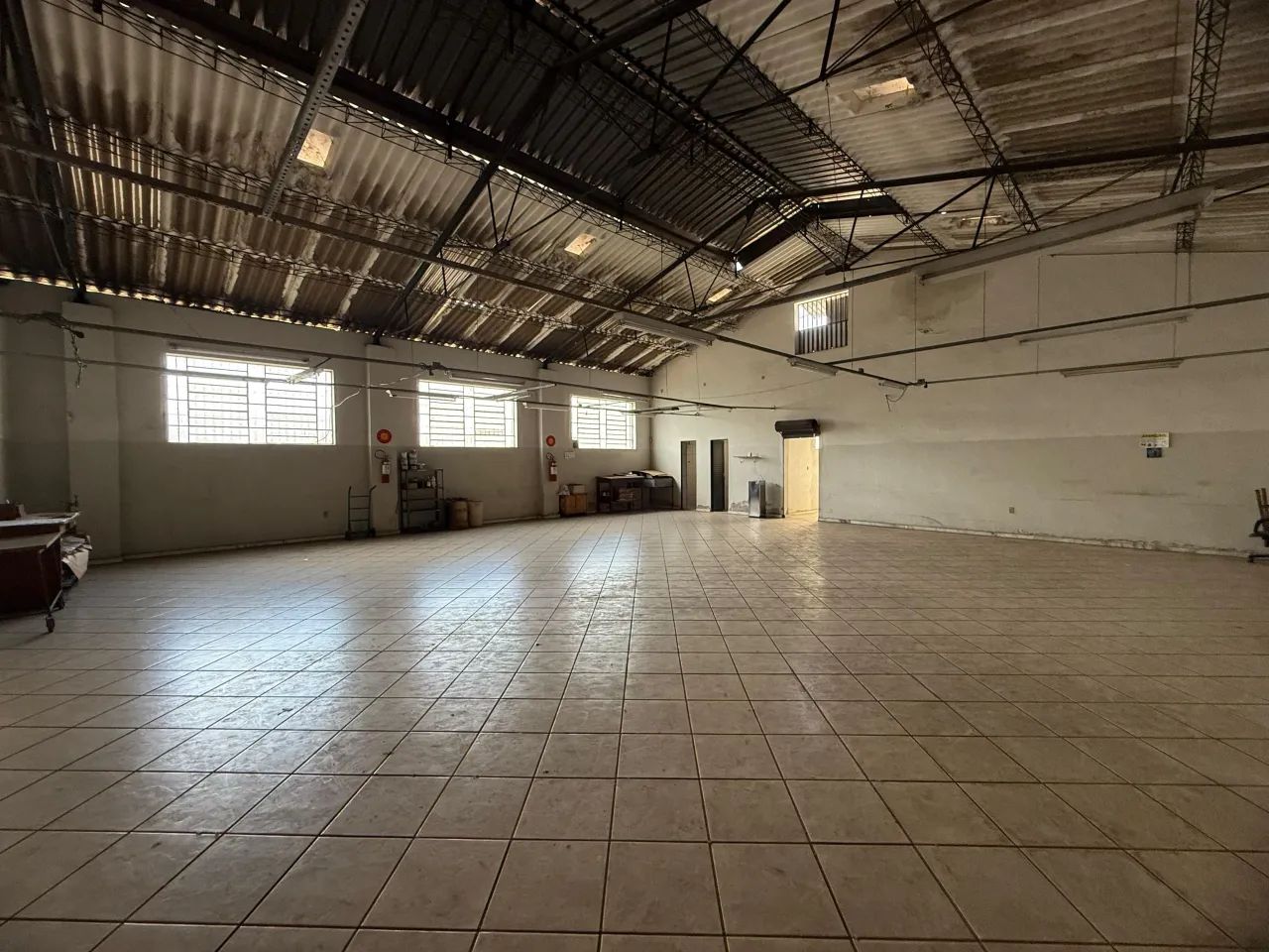 Galpão para venda no Bairro Bonfim com 400m² - Foto 5