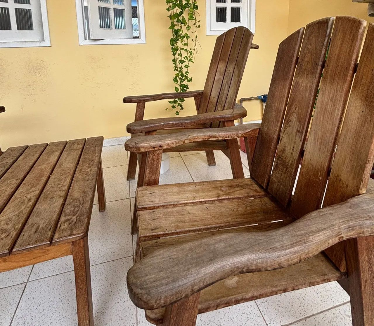 Conjunto de cadeiras madeira de lei - Foto 4