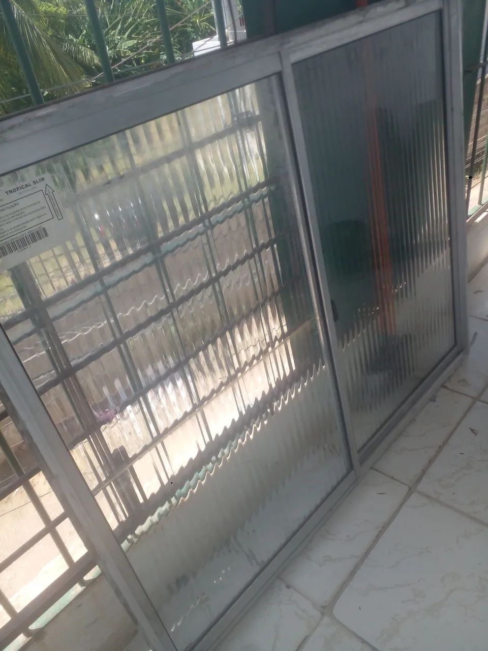 Janela de alumínio 1×1,20 pra vender logo 