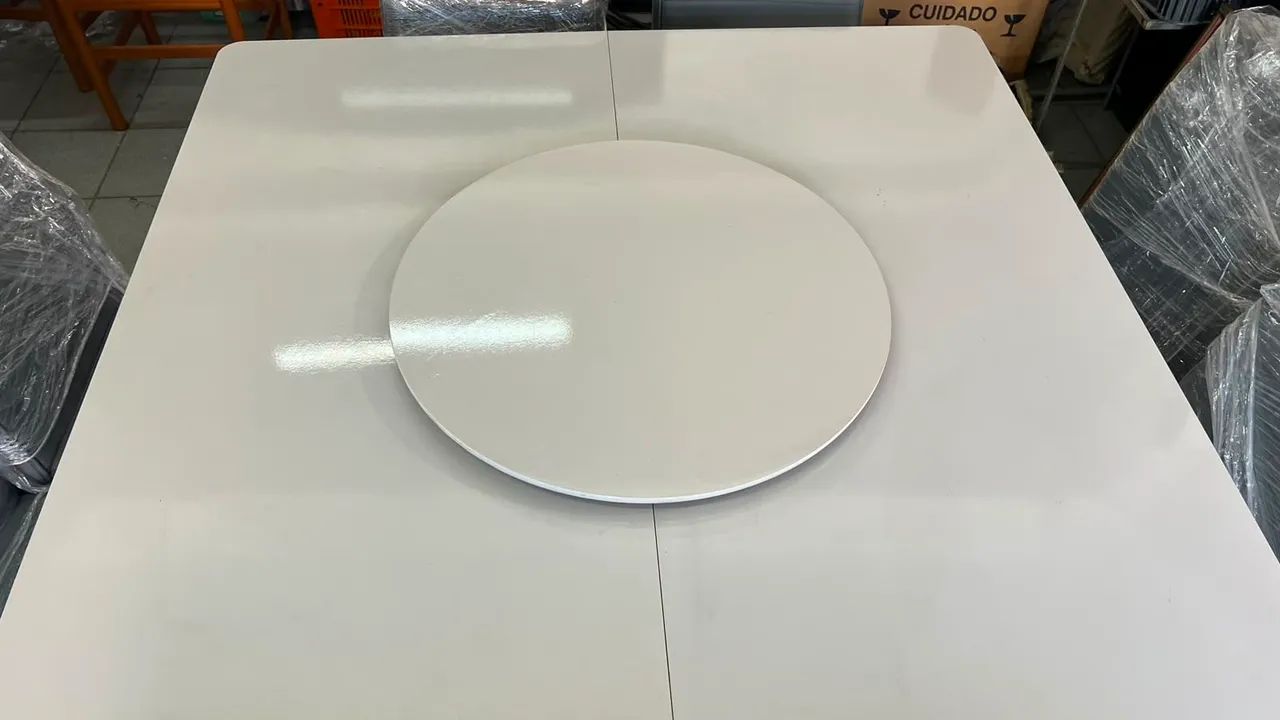 Mesa de Jantar em Madeira Quadrada com 8 Cadeiras  - Foto 3