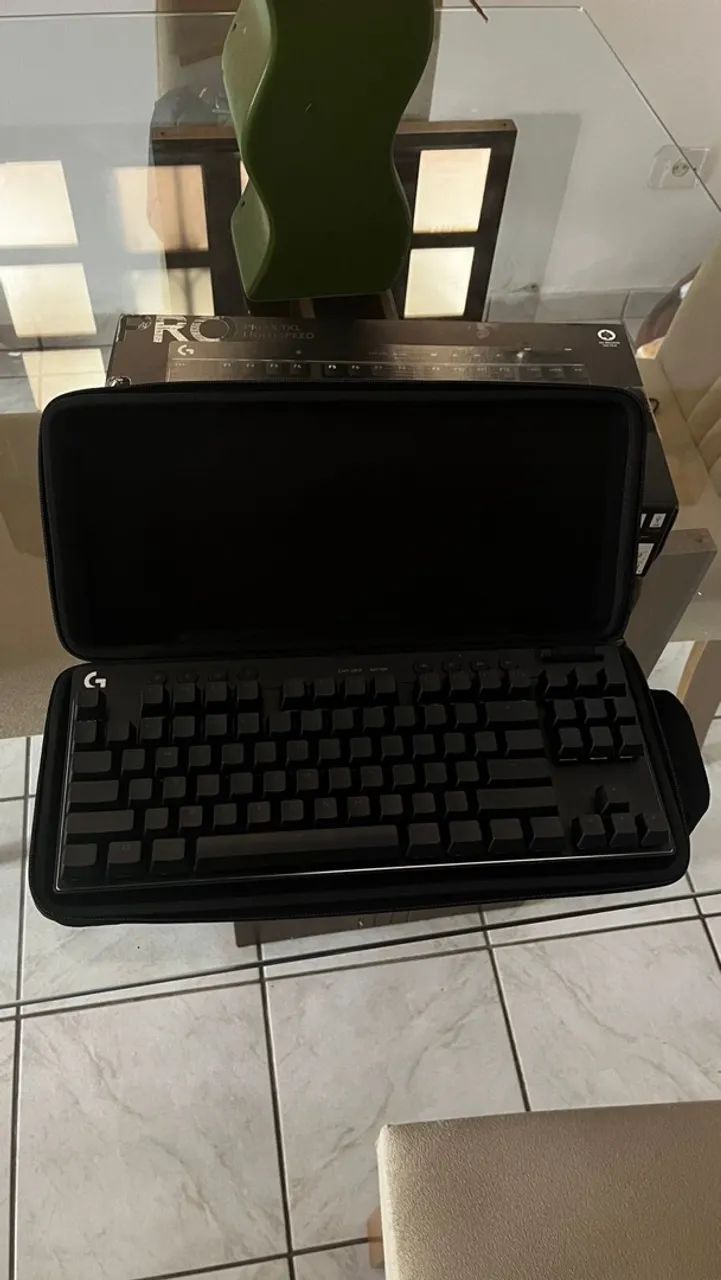 Teclado Logitech G PRO X TKL - Preto - Foto 3