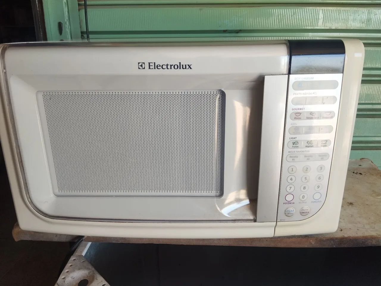 MICROONDAS ELECTROLUX 31 L