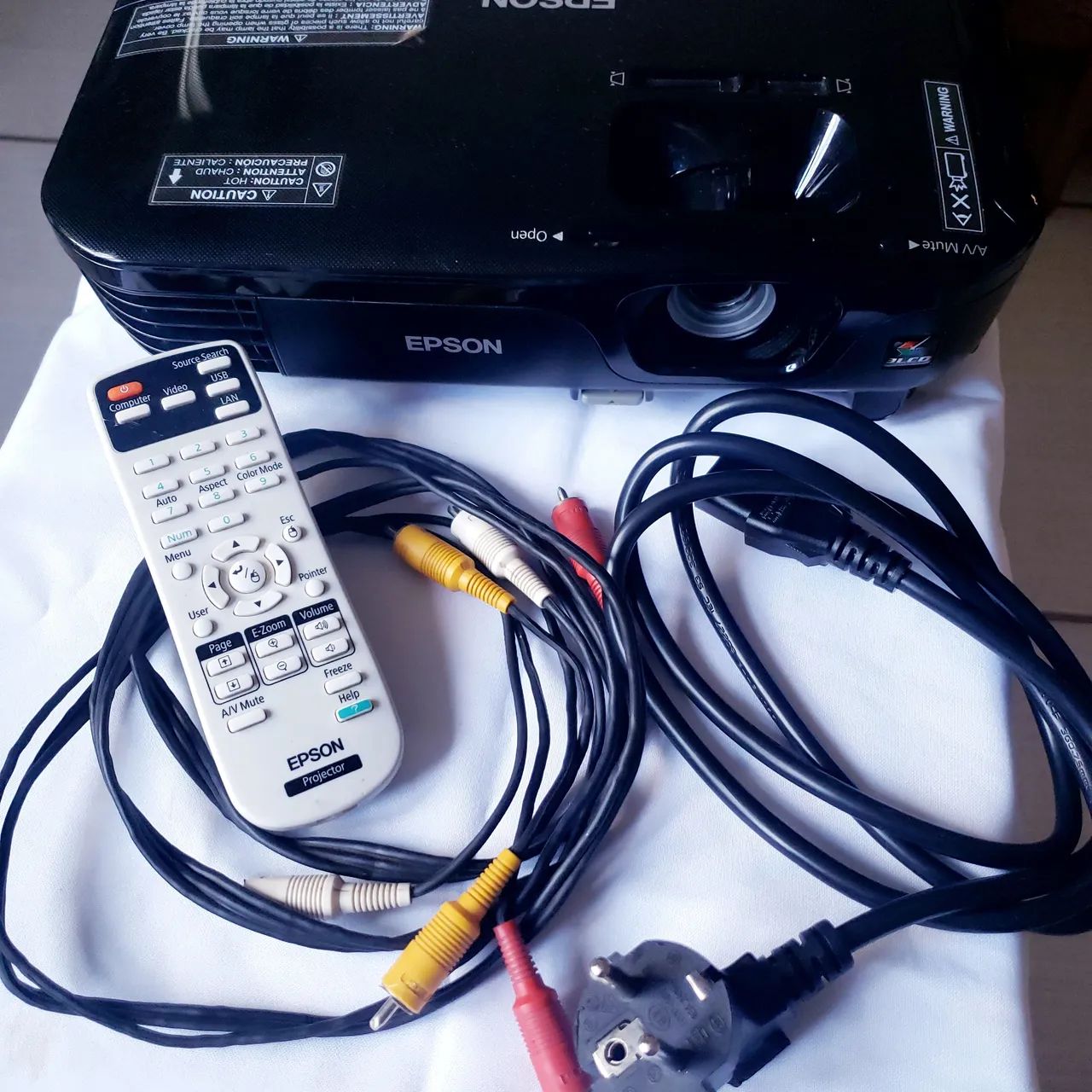 Projetor EPSON lâmpada pouco usada - Foto 4