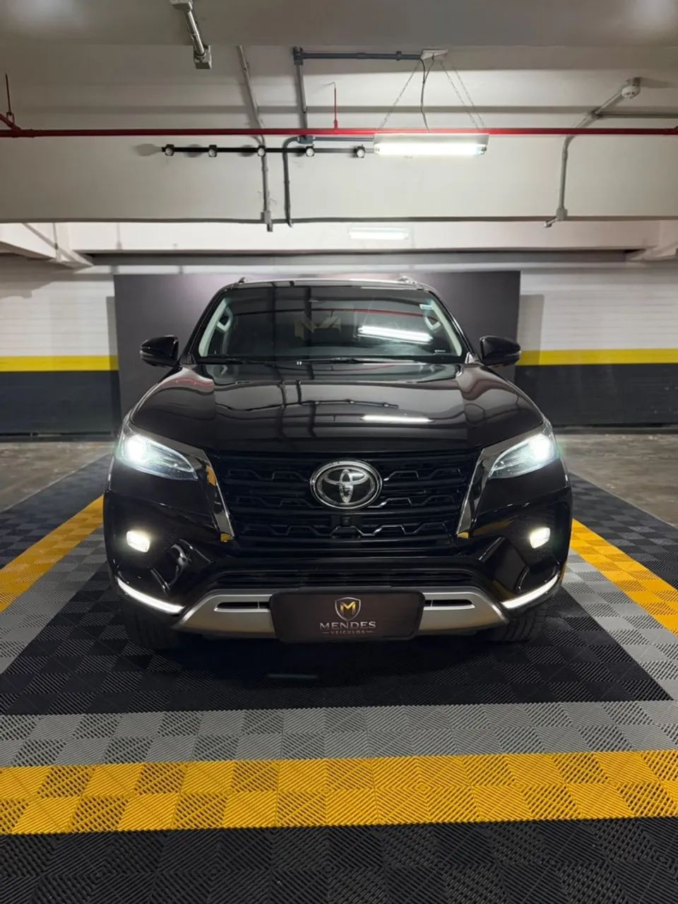 Toyota Hilux SW4 SRX 4x4 2.8 TDI 16V Dies. Aut., foto 2 de 20