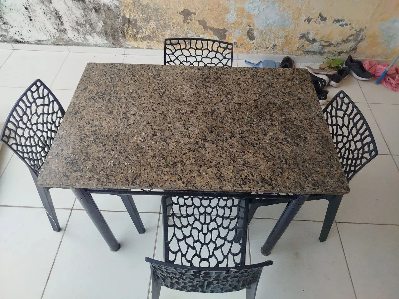 Mesa de granito com 4 cadeiras  - Foto 2