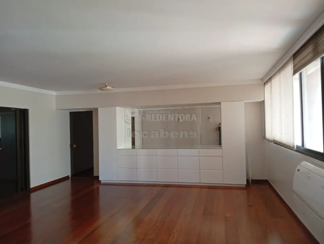 Apartamento no centro com 03 dormitórios. - Foto 2