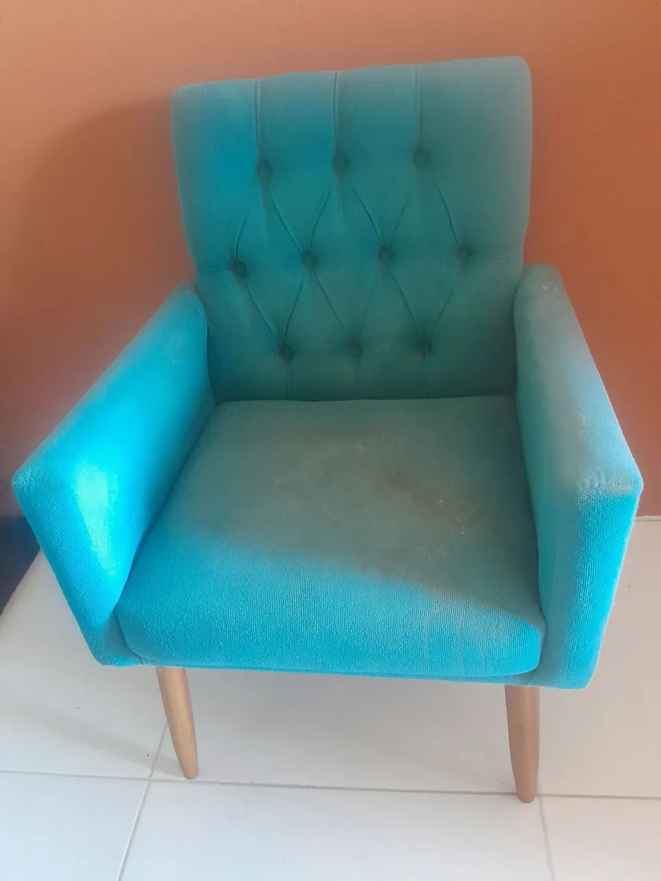 Poltrona capitonê azul - Foto 2