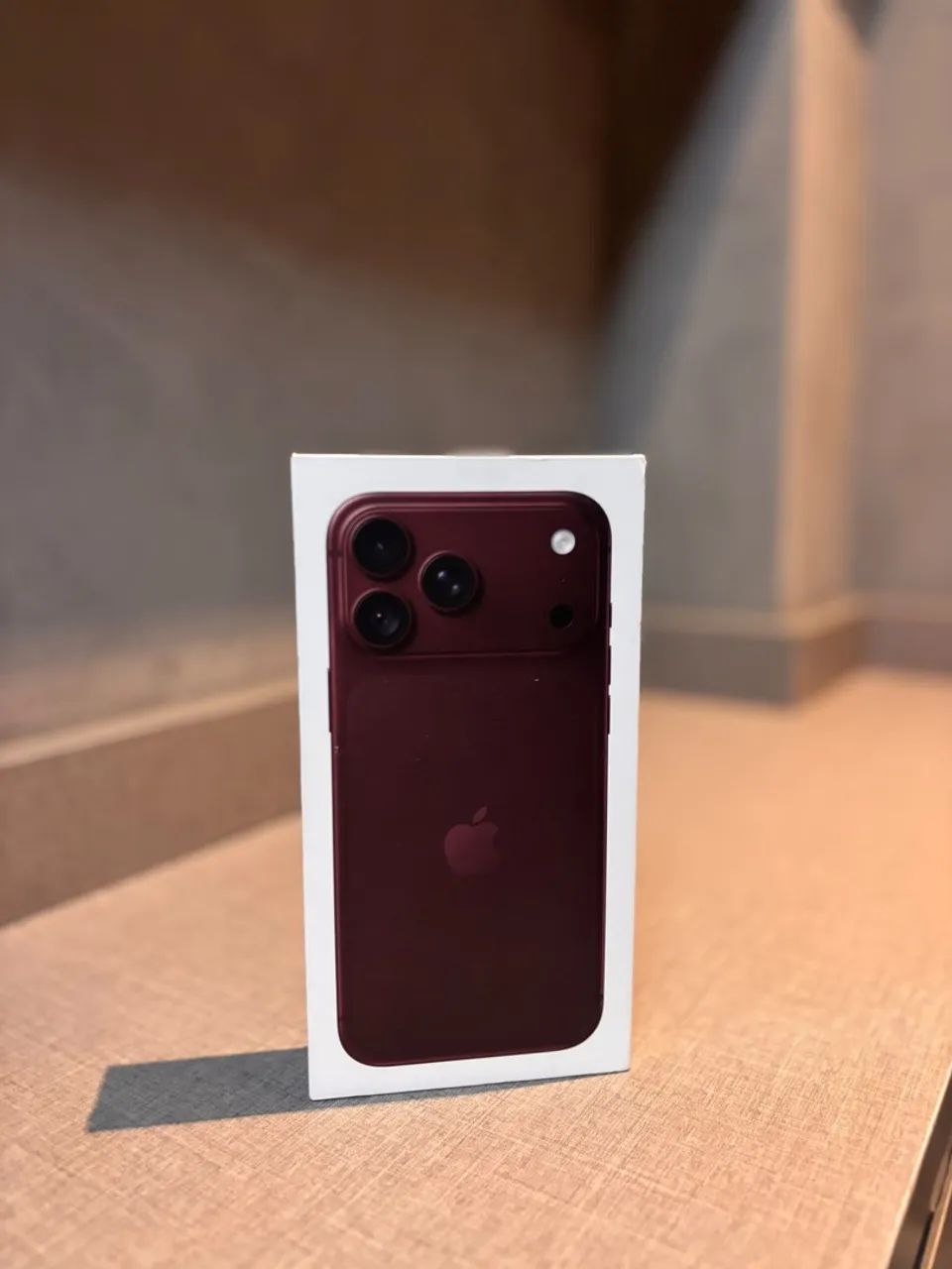 Iphone 18 Pro Max 256gb Bordô - Foto 3