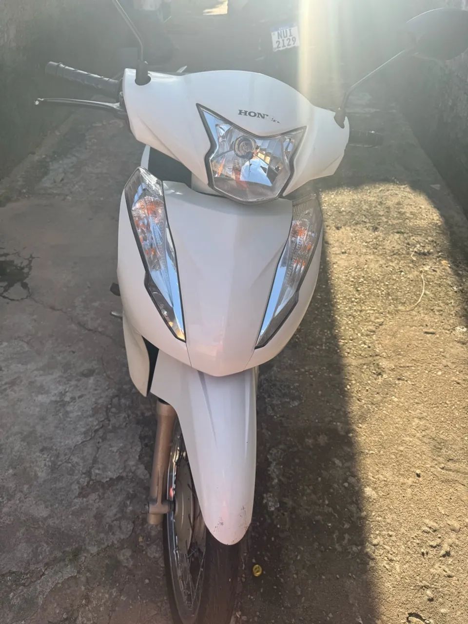Moto Bizz semi nova 