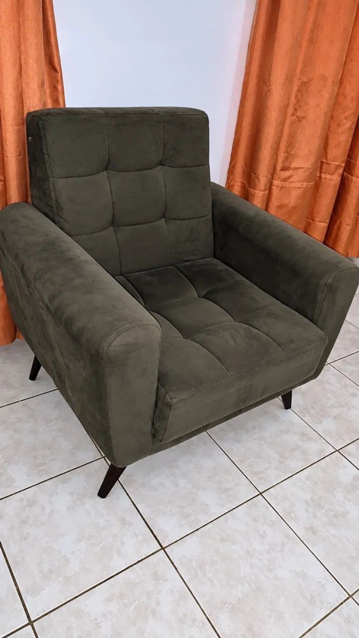 Poltrona Decorativa Estofada Confortável - Ótimo Estado - Foto 2