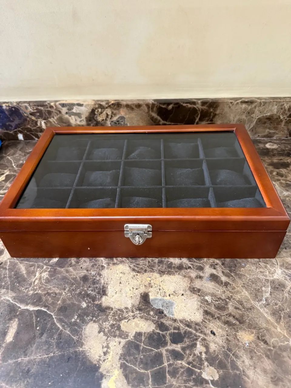VENDO LINDA CAIXA DE MADEIRA PARA 15 RELOGIOS 