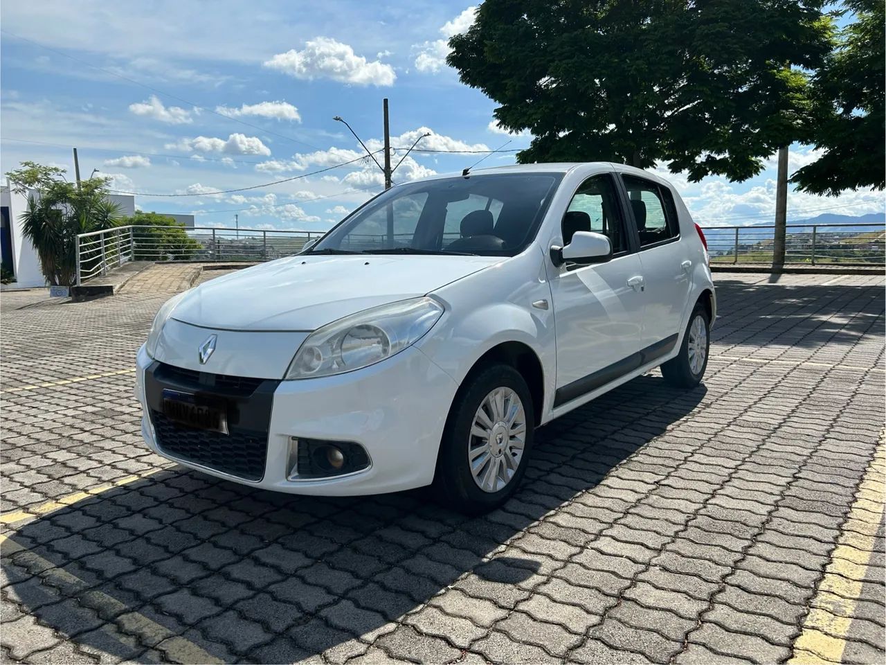 Renault Sandero PRIVILÈGE HI-FLEX 1.6 8V 5P 2013