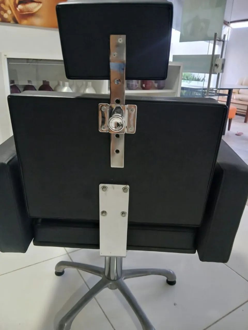 Cadeira profissional de cabeleleiro - Foto 2
