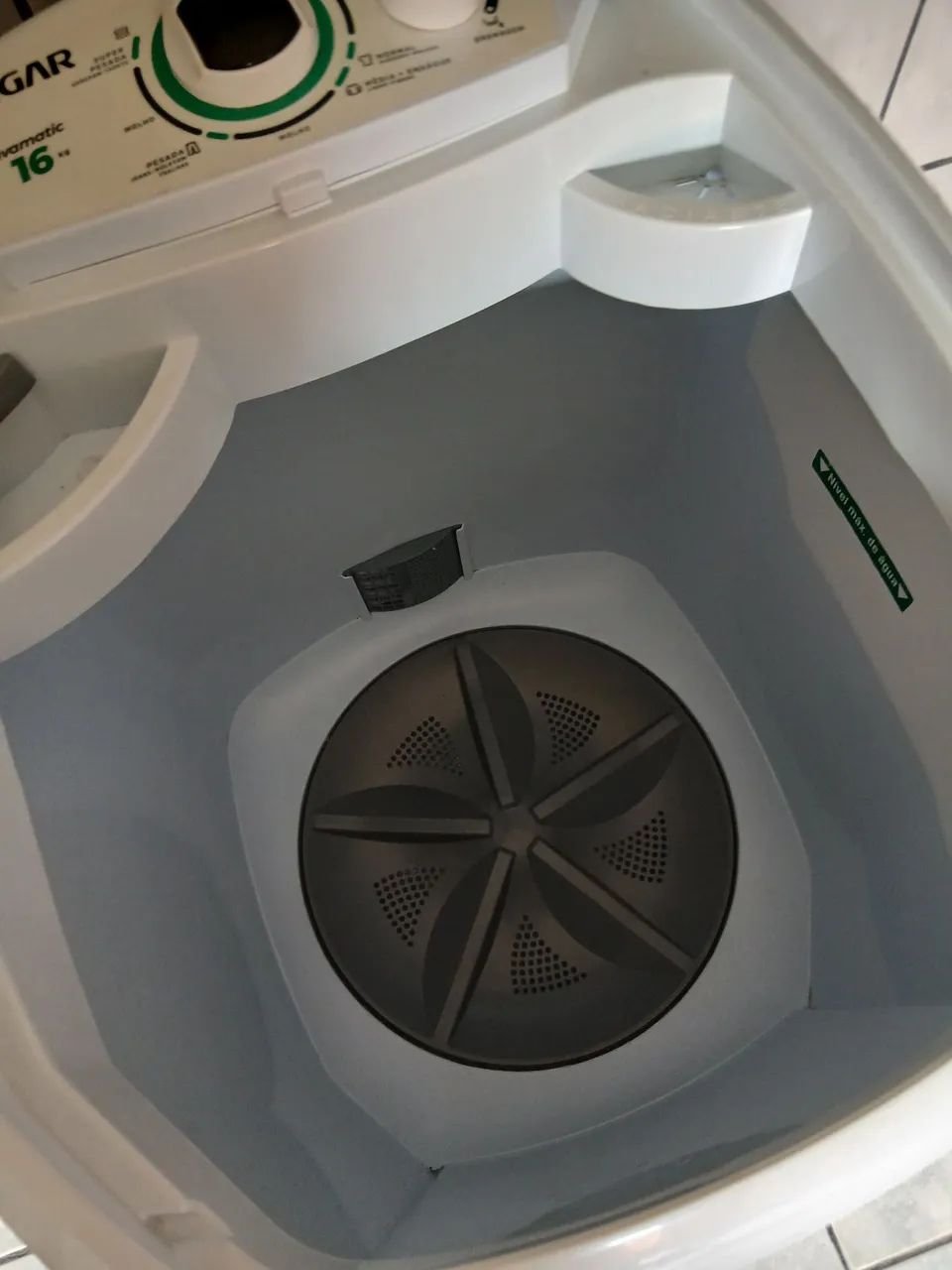 VENDE - SE TANQUINHO DE LAVAR ROUPA  - Foto 2