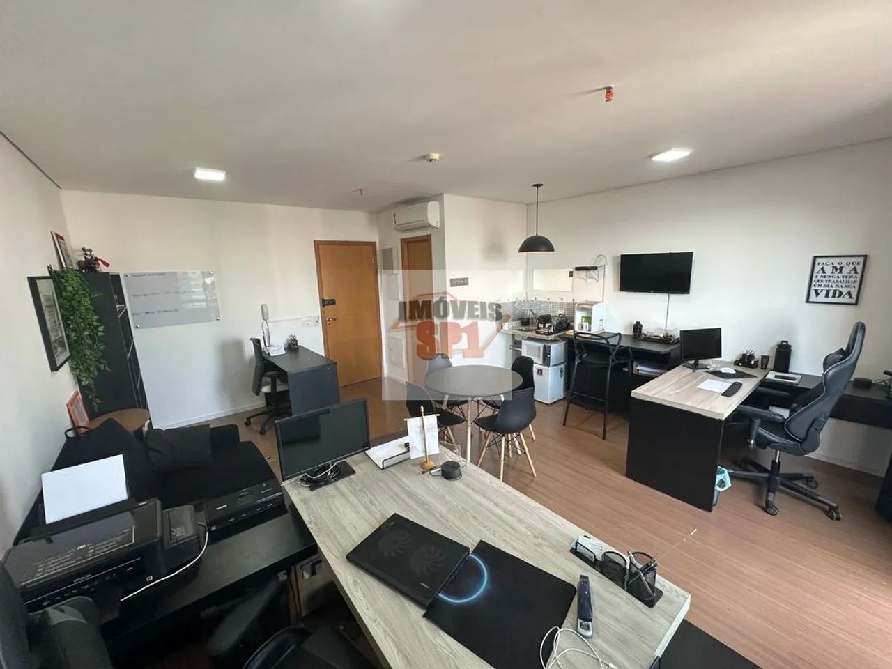 CONJUNTO NOVO, DE FINO ACABAMENTO - MOBILIADO!!!