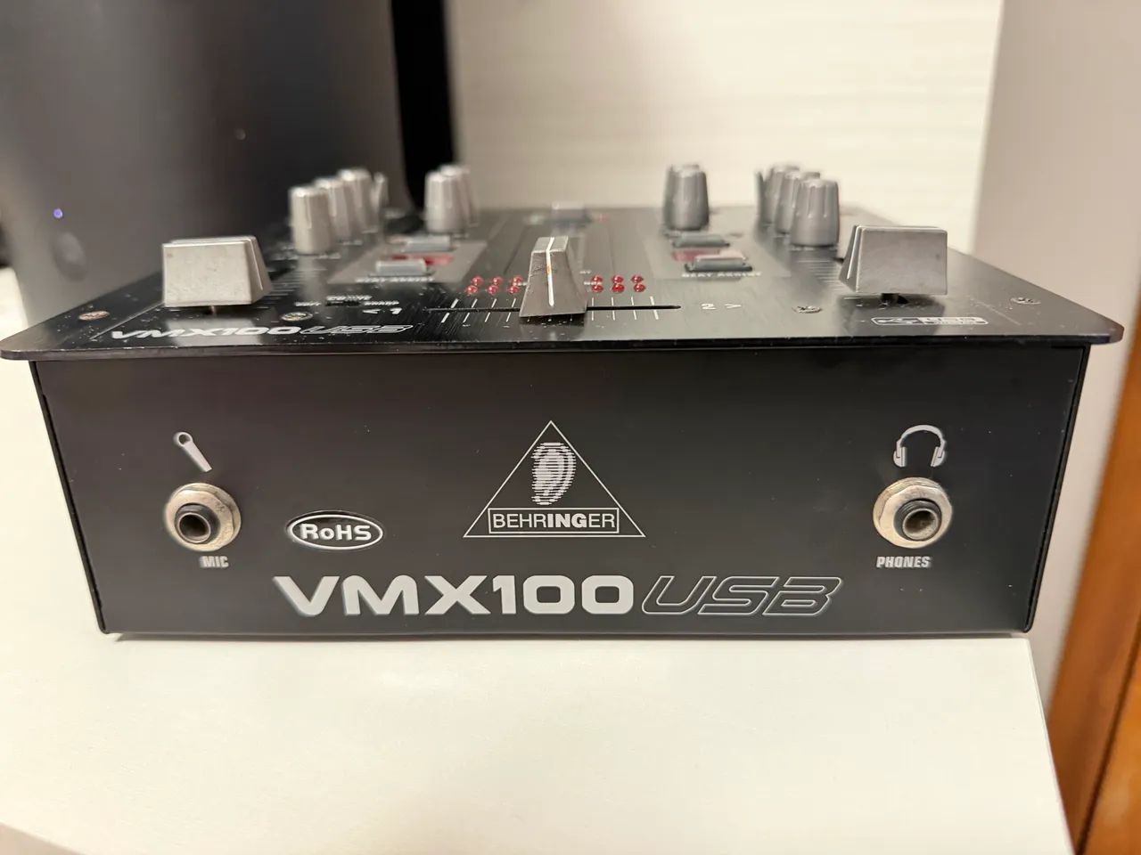 Mixer Dj Behringer Vmx100 Usb 2 Canais (Usado) - Instrumentos