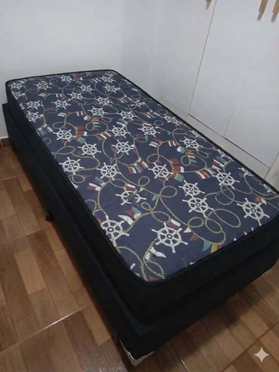 Cama com colchão 