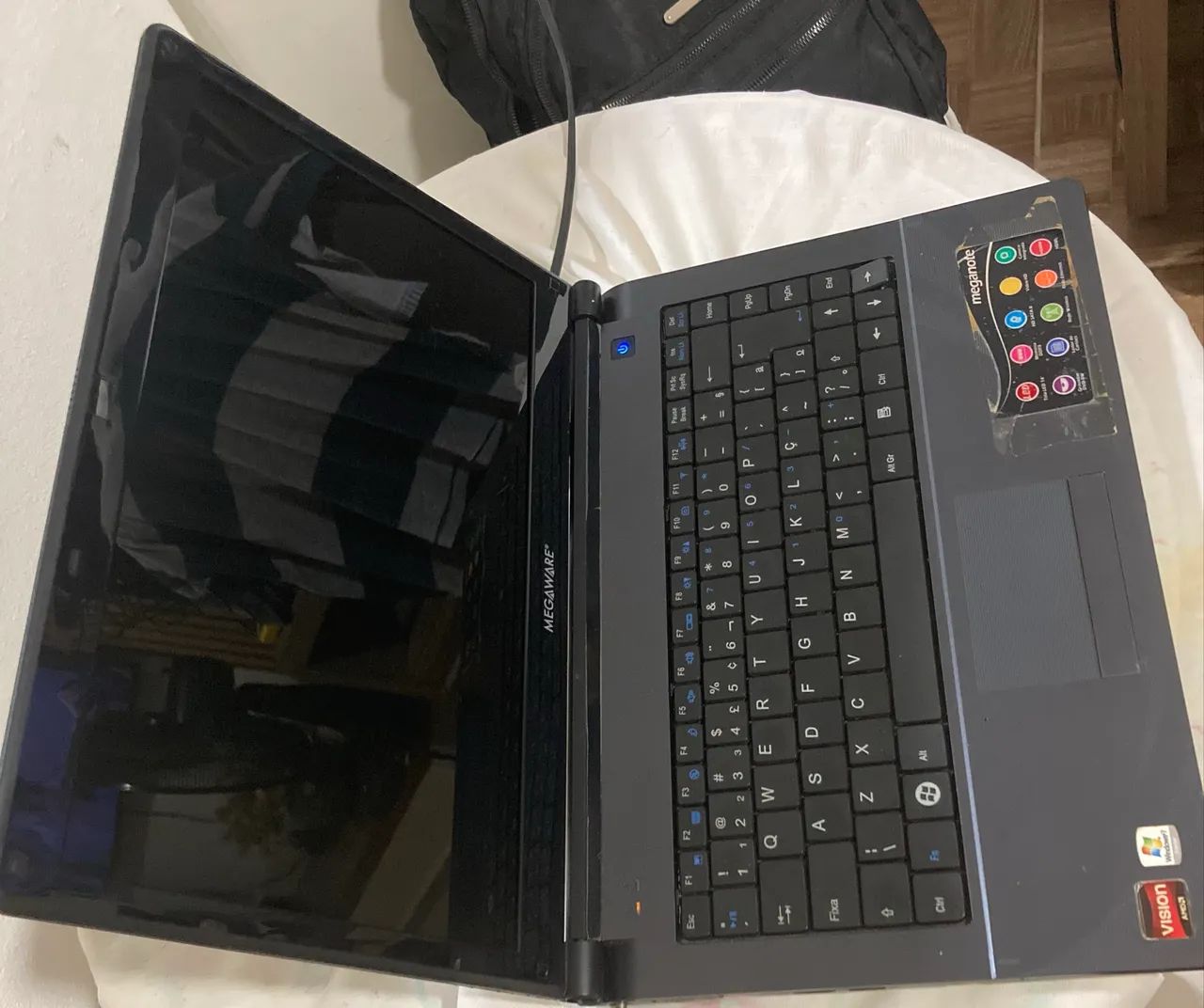 Notebook Megaware  para retirar  peças - Foto 2