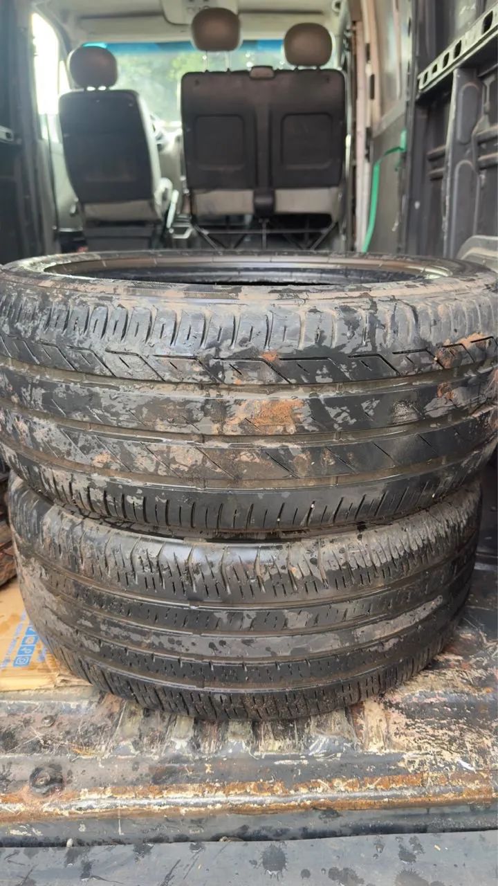 Pneus Bridgestone 215/50/17 leia anúncio 