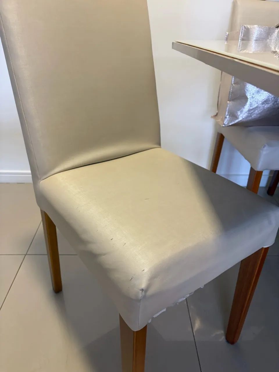 Vendo mesa com 6 cadeiras  - Foto 5