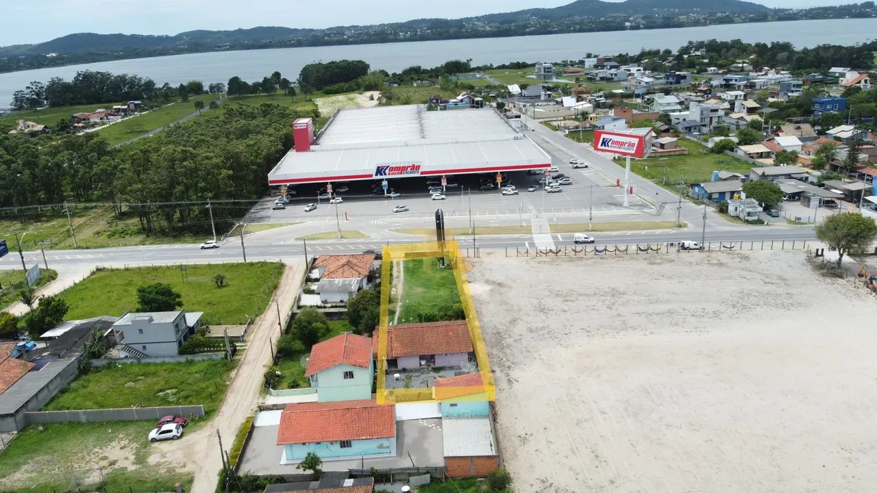 Casa com grande Terreno à Venda em Imbituba-SC, Bairro Campo Duna. Oportunidade Comercial.