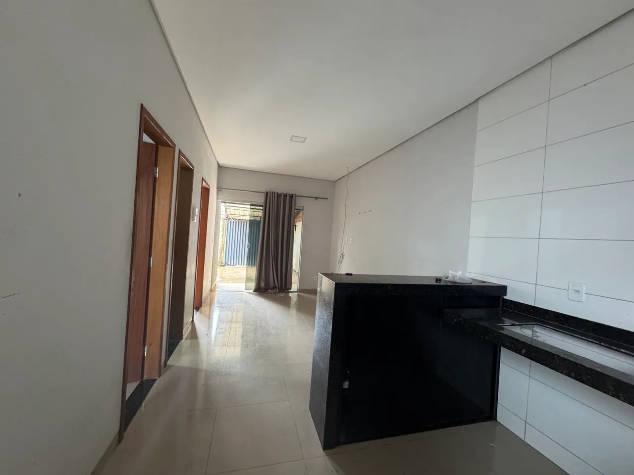Alugou casa na avenida J - Foto 4