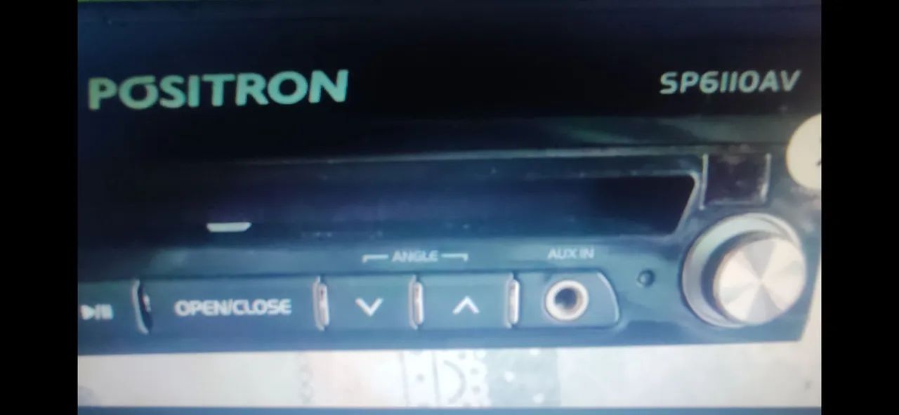 Rádio pósitron, lê anúncio 