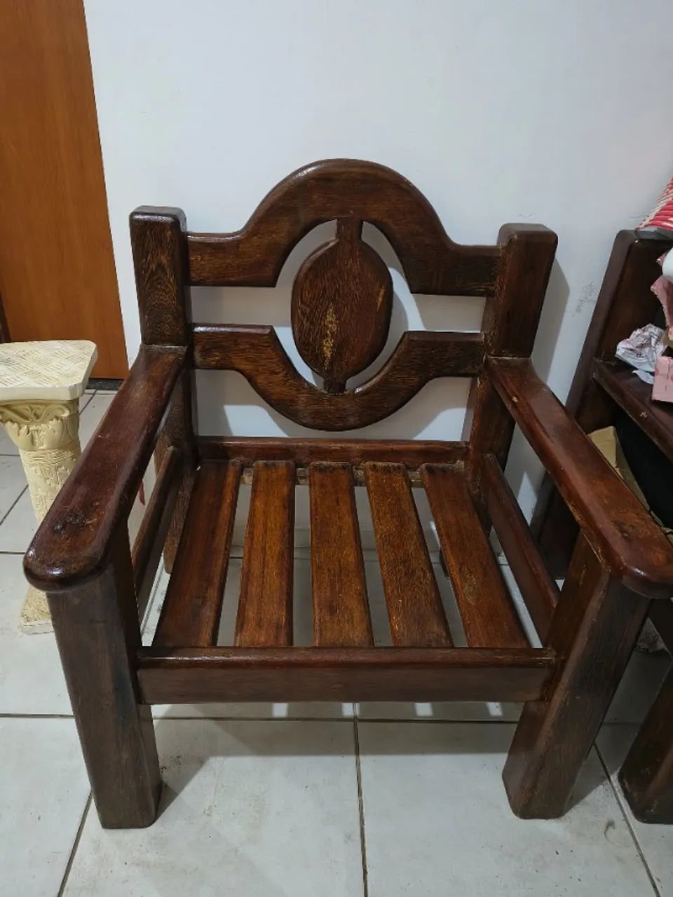 Poltrona de madeira de lei  - Foto 3