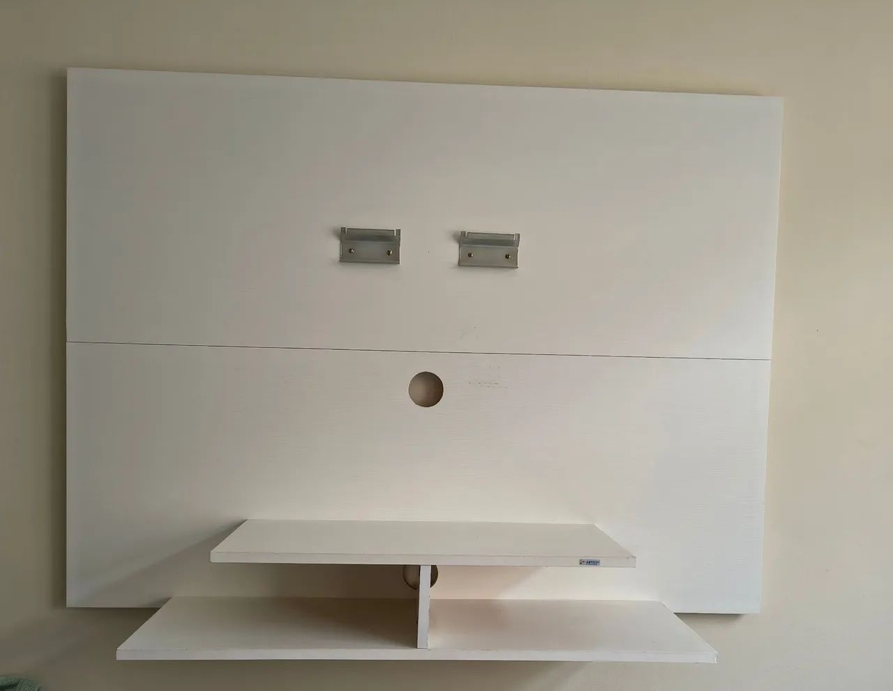 Rack suspenso / Painel para TV até 43 polegadas