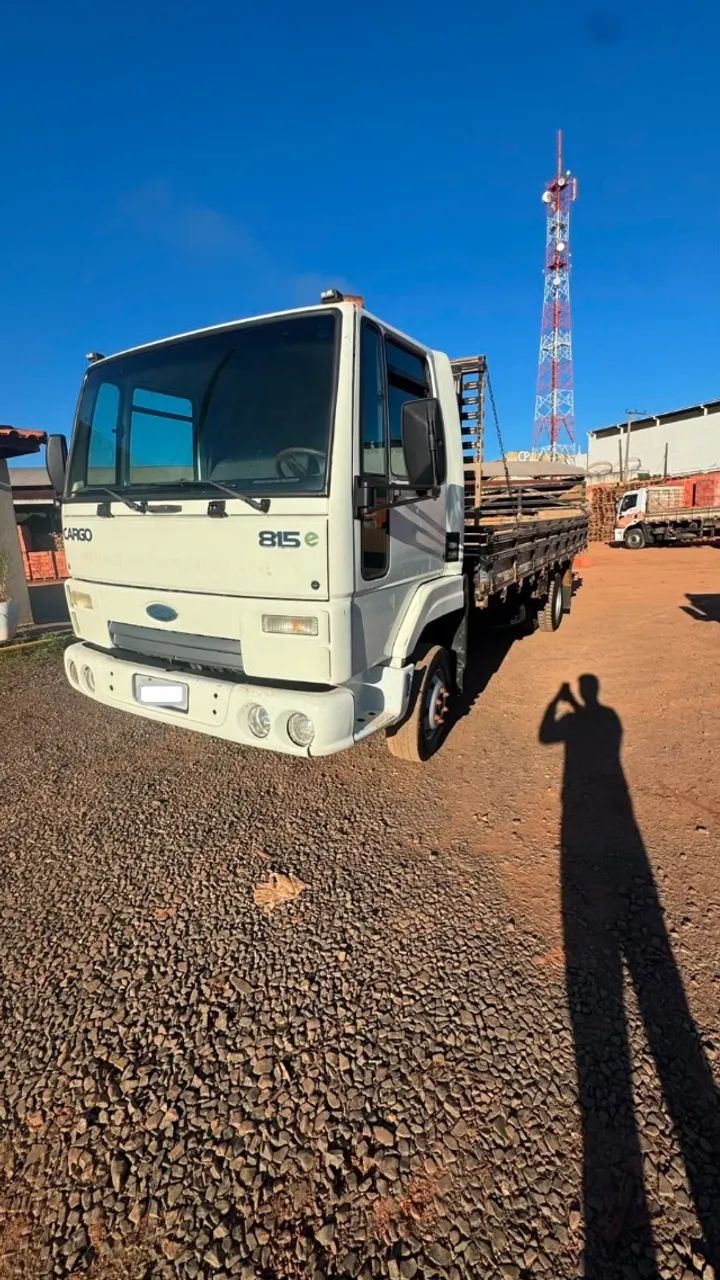 Ford Cargo 815 2011 único dono - Foto 2