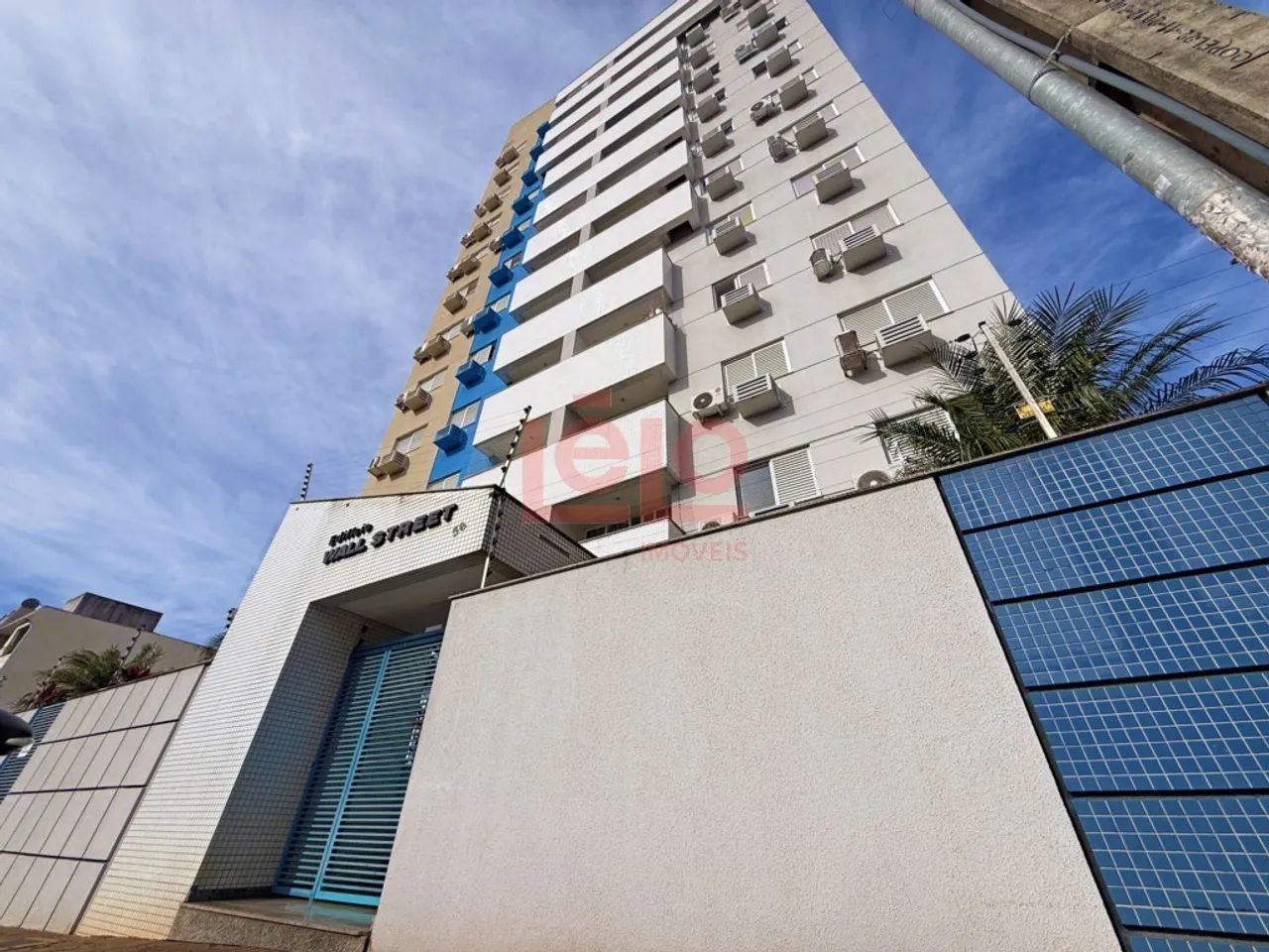 Apartamento de 2 quartos para alugar na Zona 07 em Maringá com suíte, 107 m² e elevador