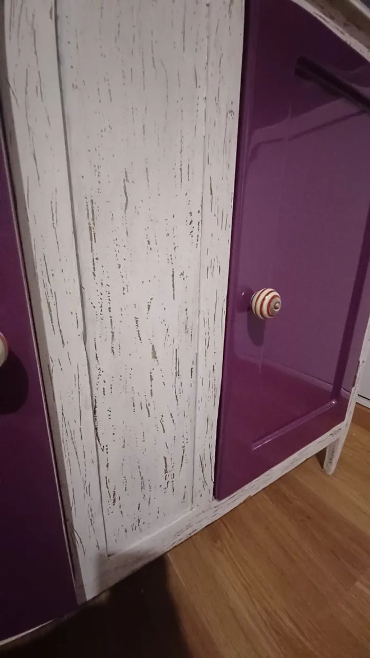 Armário com portas laqueadas de roxo - Foto 4