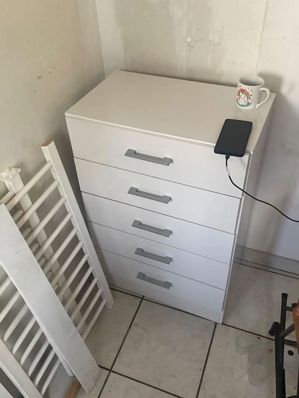 Berço e cômoda 