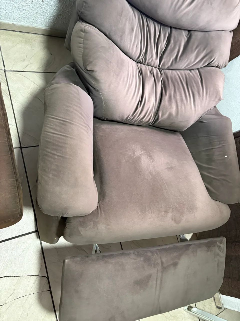 Potrona do papai em tecido aveludado praticamente nova