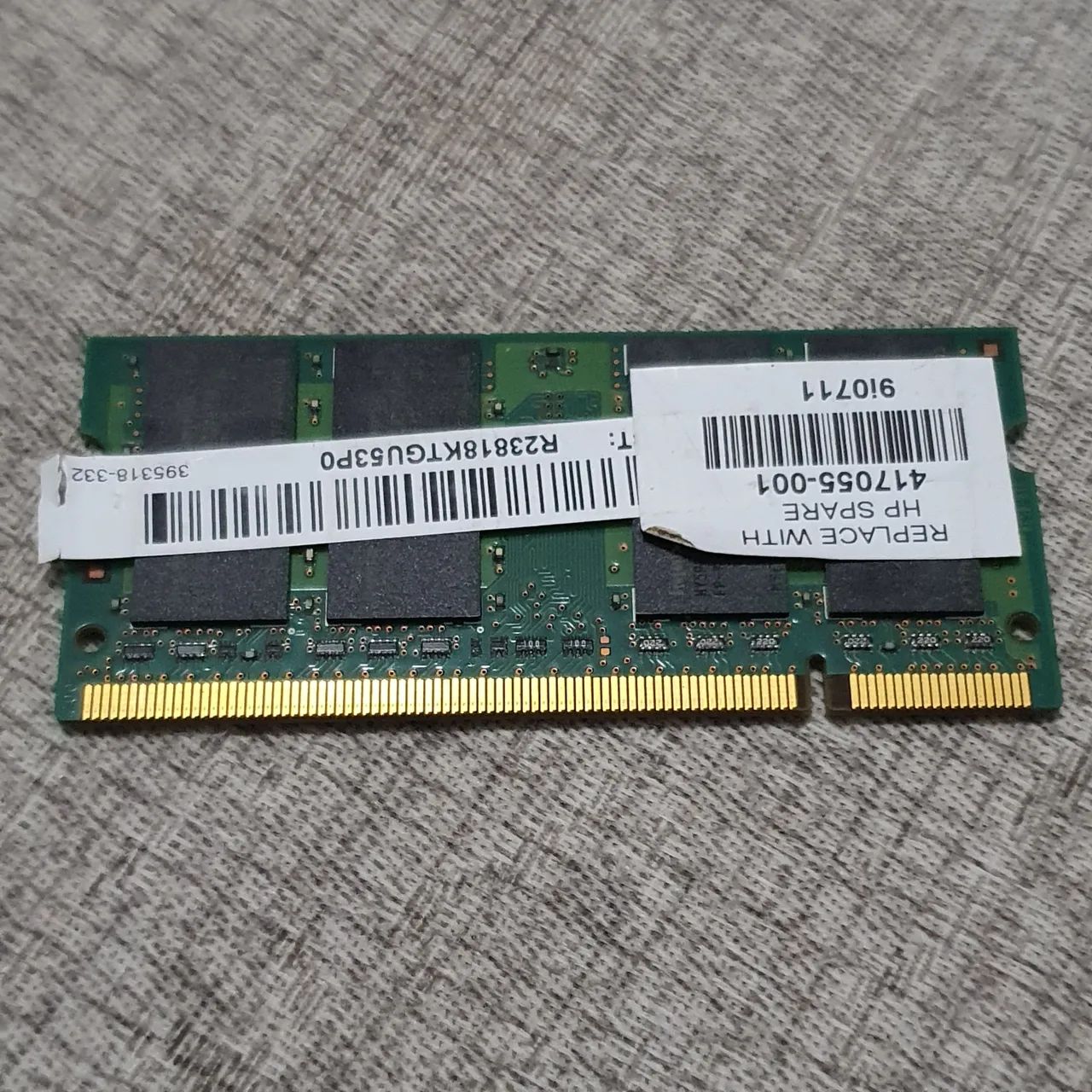 Memoria hyn? 1GB 2Rx8 PC2-5300S-555-12 - Foto 2